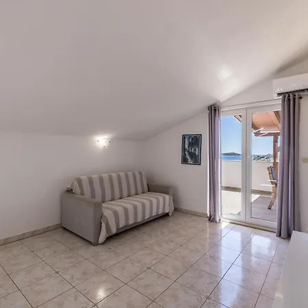 Family-friendly With Swimming Pool Sevid, Trogir - 21163 Marina