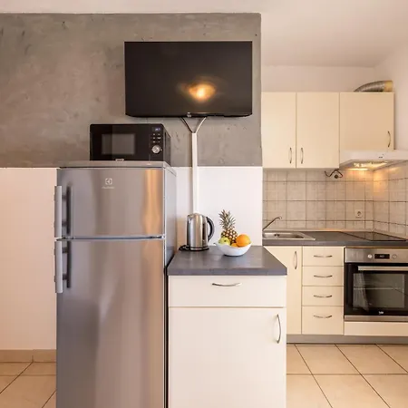 Apartment Seaside With A Swimming Pool Sevid, Trogir - 21163 Marina
