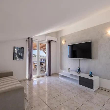 Apartmán Family-friendly With Swimming Pool Sevid - Trogir - 21163 Marina
