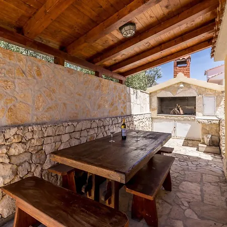 Family-friendly With Swimming Pool Sevid - Trogir - 21163 Apartmán Marina